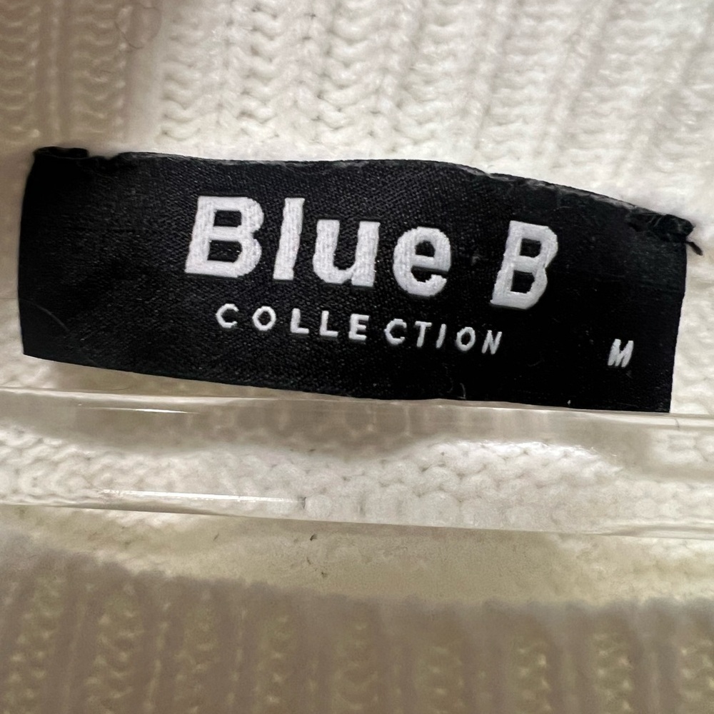 Elegant White Knit Sweater - Picture 2 of 3